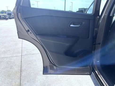Certified 2025 Nissan Rogue SV AWD/4WD image 18
