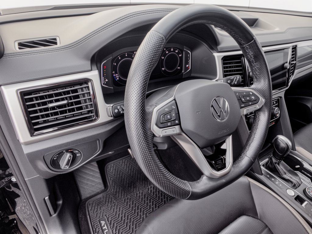 Certified 2023 Volkswagen Atlas Cross Sport SEL Premium R-Line AWD/4WD image 4