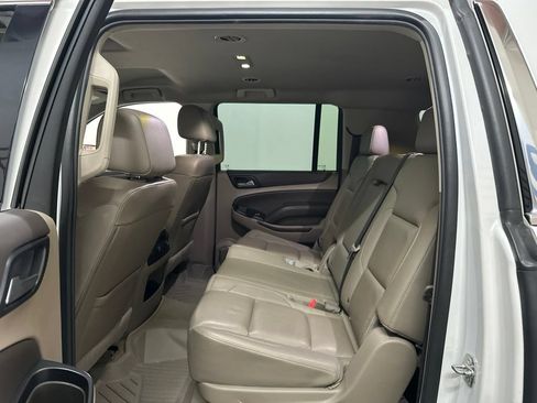 Used 2020 Chevrolet Suburban LT w/ Luxury Package RWD image 51