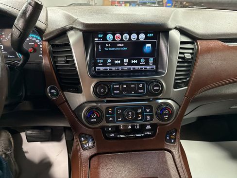 Used 2018 Chevrolet Suburban Premier image 8
