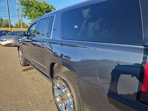 Used 2020 GMC Yukon XL Denali w/ Denali Premium Package AWD/4WD image 6