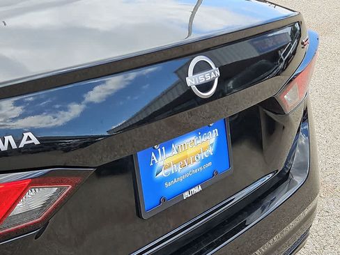 Used 2023 Nissan Altima 2.5 SR w/ SR Premium Package FWD image 11
