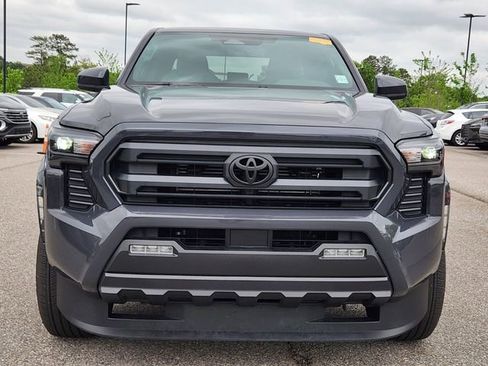 Used 2025 Toyota Tacoma SR5 image 8