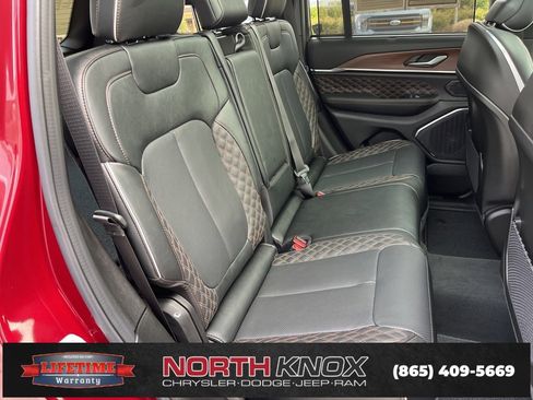 Used 2025 Jeep Grand Cherokee Summit w/ Obsidian Package image 26