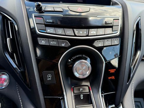 Used 2019 Acura RDX AWD w/ Advance Package image 18