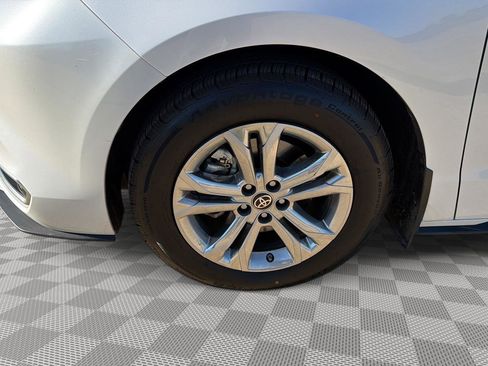 Used 2024 Toyota Sienna Platinum AWD/4WD image 29