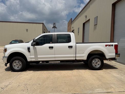 Used 2019 Ford F250 XL w/ Power Equipment Group AWD/4WD image 4
