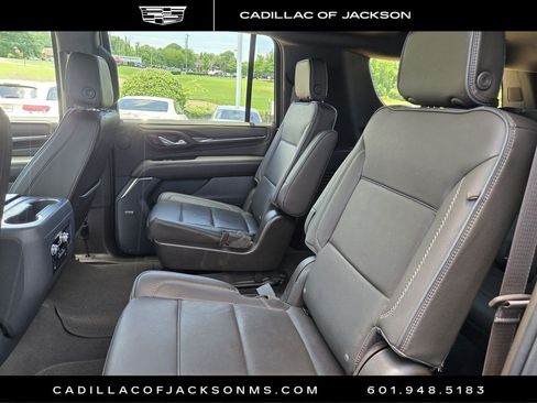 Used 2023 GMC Yukon XL Denali AWD/4WD image 12
