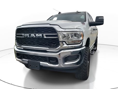 Used 2024 RAM 2500 Tradesman w/ Chrome Appearance Group image 3