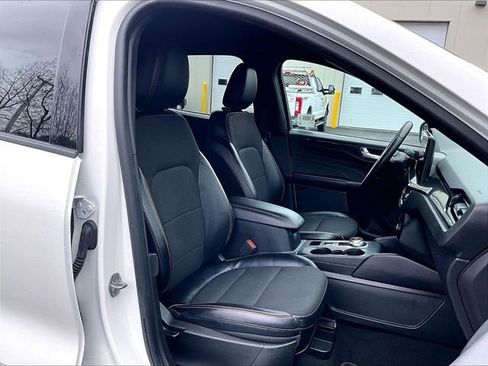 Used 2023 Ford Escape ST-Line w/ Tech Pack #1 AWD/4WD image 7