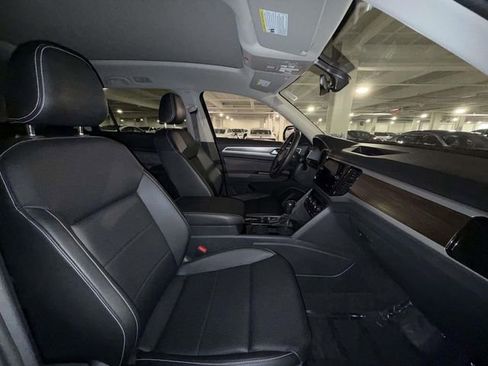 Used 2023 Volkswagen Atlas SE image 14