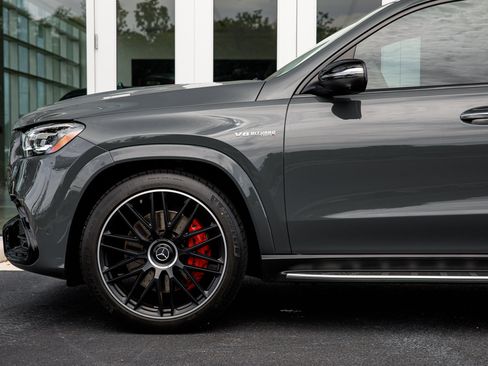 Used 2025 Mercedes-Benz GLS 63 AMG 4MATIC image 7