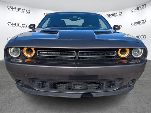 Used 2018 Dodge Challenger SXT image 2