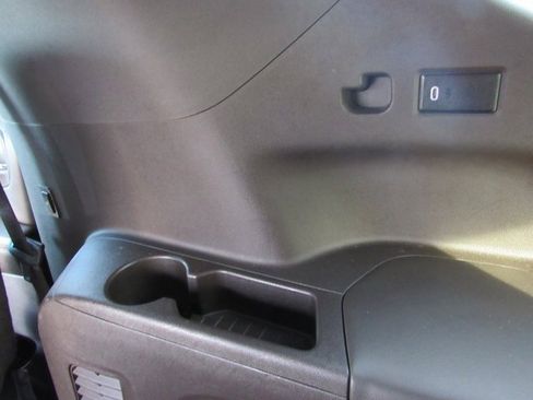 Used 2023 GMC Yukon XL Denali w/ Advanced Technology Package image 32