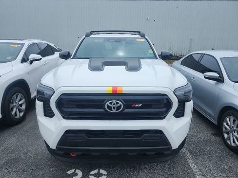 Used 2024 Toyota Tacoma SR AWD/4WD image 12