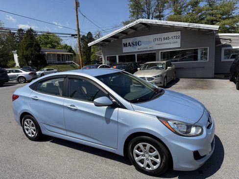 Used 2012 Hyundai Accent GLS FWD image 25