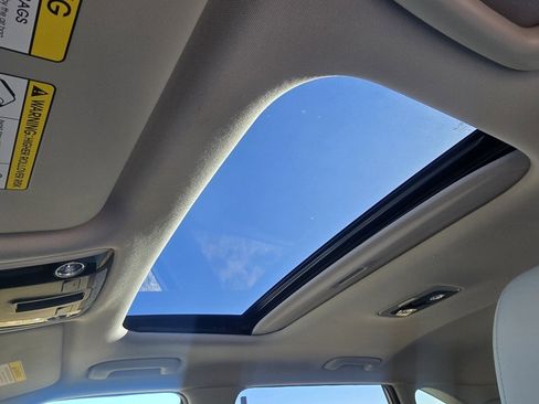 Used 2021 Kia Seltos SX w/ SX Sunroof Package image 25