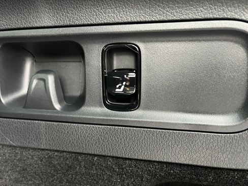 New 2026 Mercedes-Benz GLC 300 4MATIC image 12