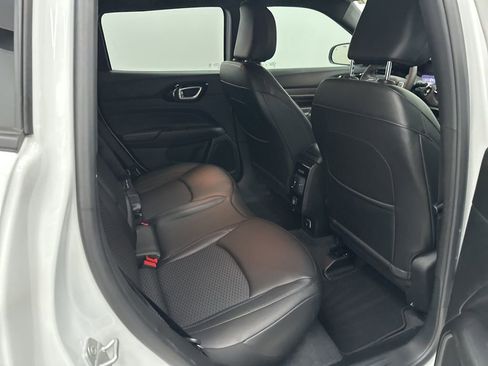 Used 2025 Jeep Compass Latitude w/ Altitude Special Edition image 25