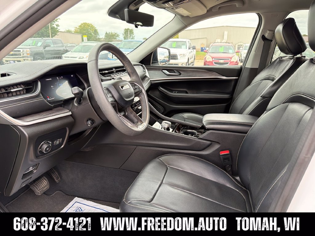 Used 2023 Jeep Grand Cherokee L Limited w/ Luxury Tech Group II AWD/4WD image 22