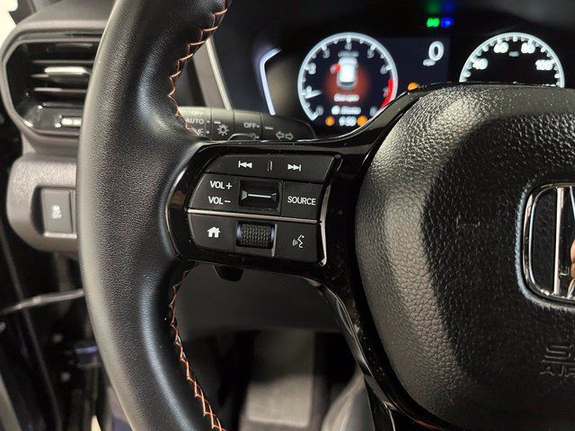 Used 2025 Honda Pilot Sport image 26