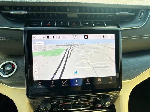 Certified 2025 Jeep Grand Cherokee Limited RWD image 20