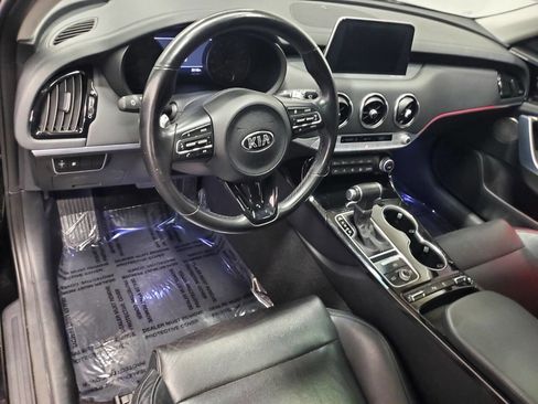 Used 2018 Kia Stinger Premium RWD image 8