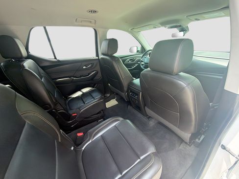 Used 2020 Chevrolet Traverse RS FWD image 27