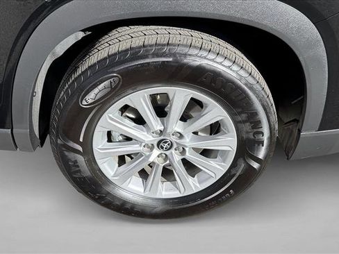 Used 2025 Toyota Grand Highlander XLE image 9