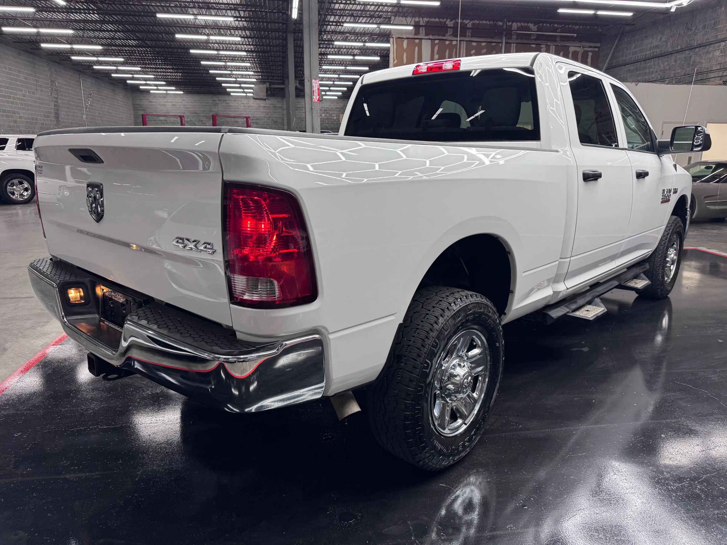 Used 2016 RAM 2500 Tradesman w/ Chrome Appearance Group AWD/4WD image 3