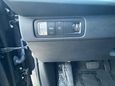 Used 2024 Chevrolet Traverse RS w/ LPO, Floor Liner Package FWD image 28