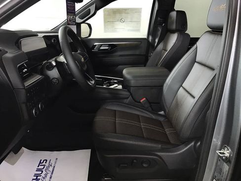 New 2026 Chevrolet Suburban High Country w/ Sun And Tow Package image 10