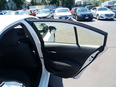 Used 2020 Toyota Corolla LE FWD image 33
