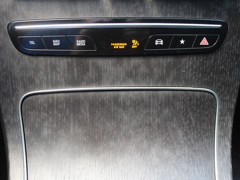 Used 2020 Mercedes-Benz GLC 350e 4MATIC image 43
