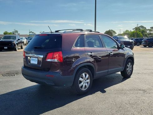Used 2011 Kia Sorento 2WD w/ Convenience Pkg image 6