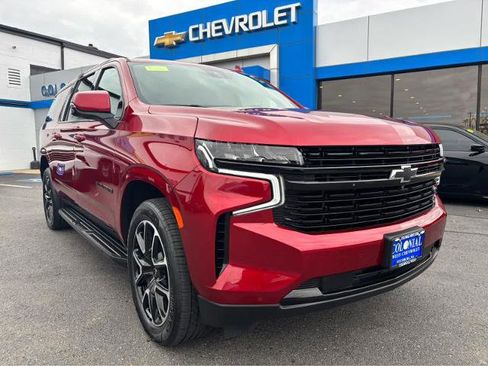 Used 2023 Chevrolet Suburban RST w/ Luxury Package image 12