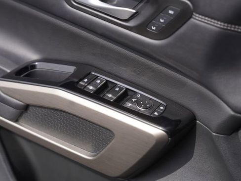 Used 2024 Nissan Pathfinder Platinum FWD image 30