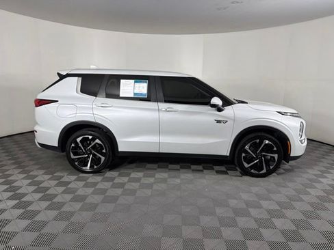 Used 2024 Mitsubishi Outlander SE AWD/4WD image 14
