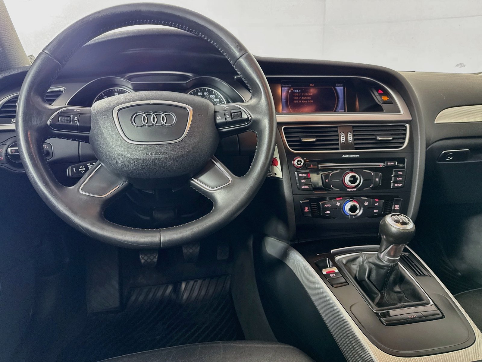 Used 2013 Audi A4 2.0T Premium w/ Convenience Pkg AWD/4WD image 16