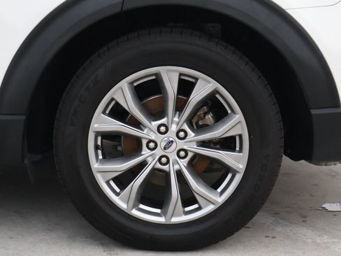 Used 2021 Ford Explorer Limited w/ Equipment Group 301A image 9