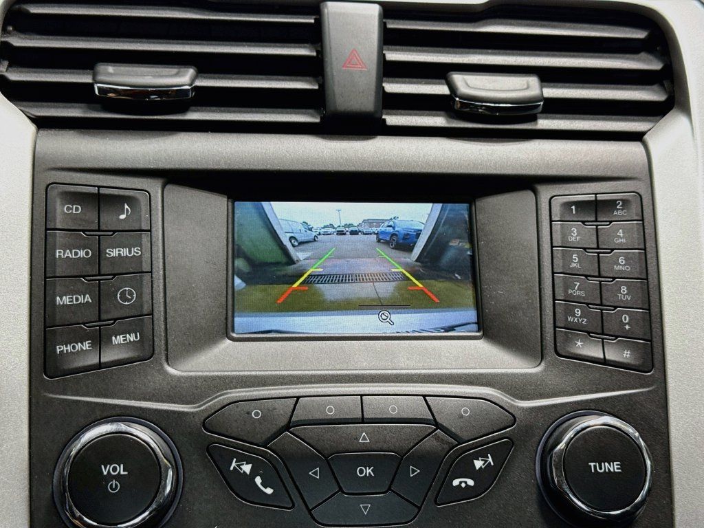 Used 2016 Ford Fusion SE FWD image 12