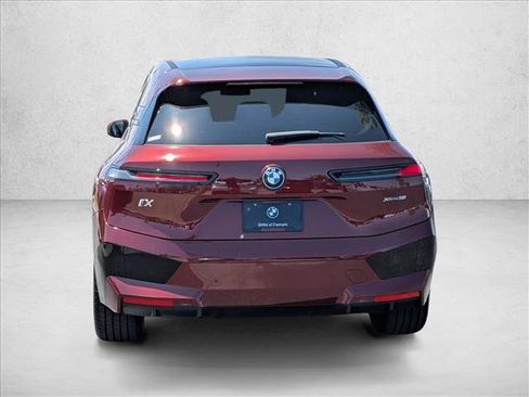 Used 2024 BMW iX xDrive50 w/ Sport Package AWD/4WD image 7