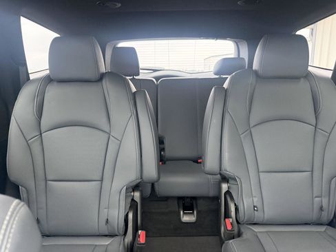 Used 2023 Buick Enclave Essence w/ Experience Buick Package image 18