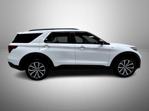 Used 2023 Ford Explorer ST-Line w/ Class IV Trailer Tow Package image 4