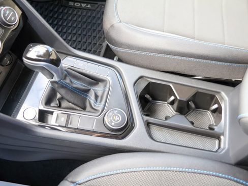 Used 2024 Volkswagen Taos SE image 14