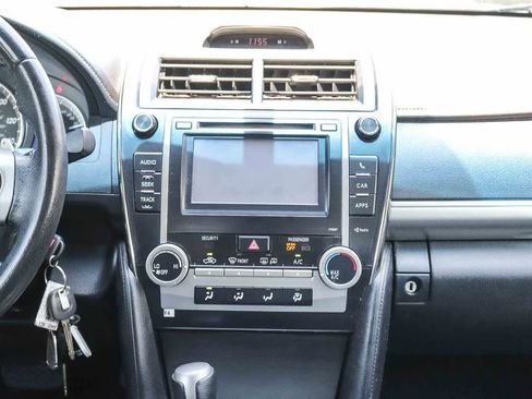 Used 2012 Toyota Camry SE FWD image 13