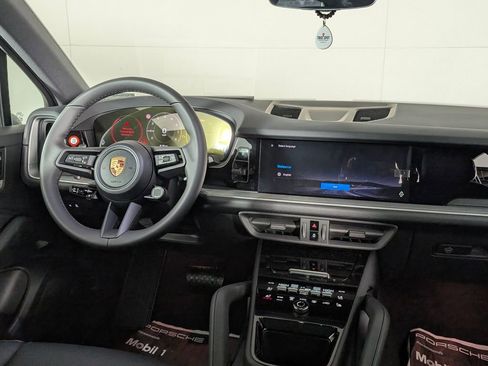 New 2026 Porsche Cayenne image 21