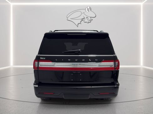 Used 2019 Lincoln Navigator L Reserve AWD/4WD image 4