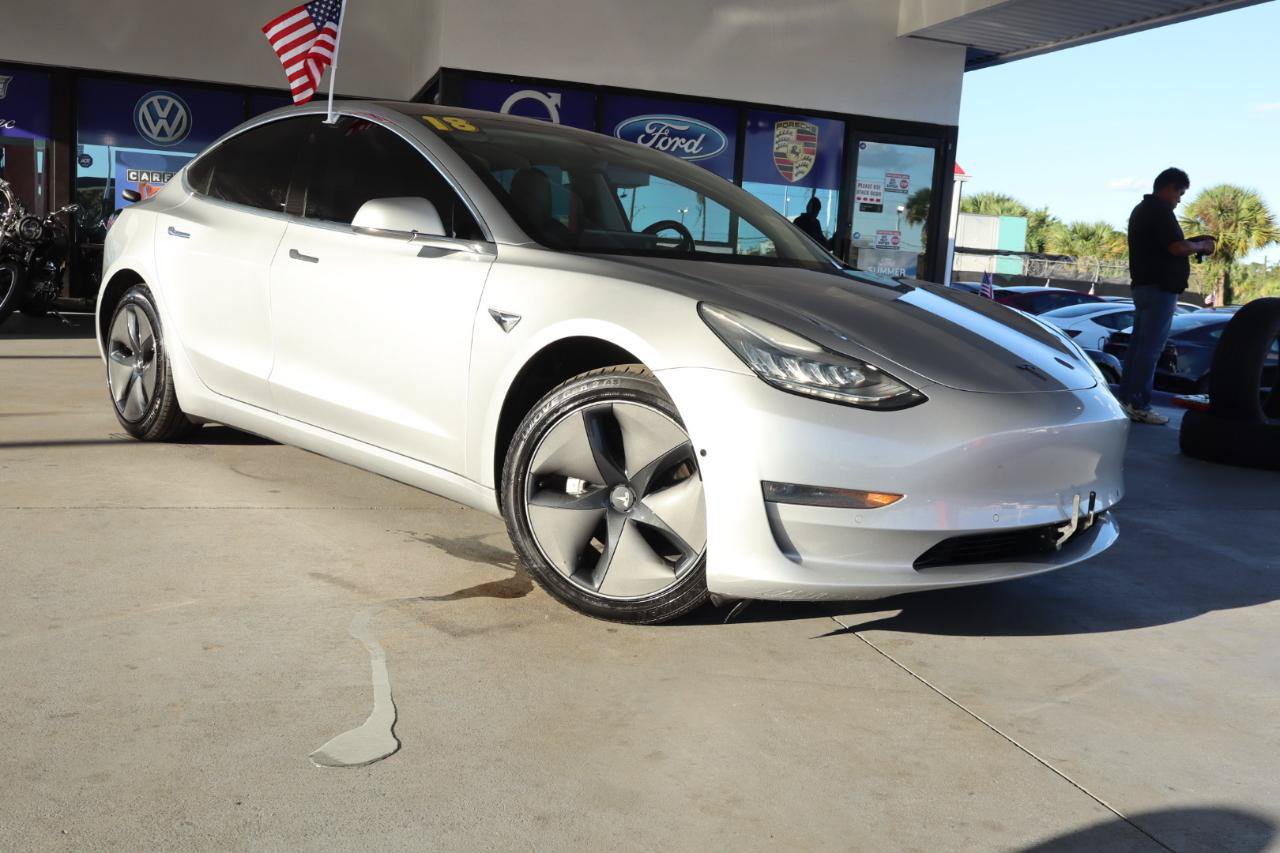 Used 2018 Tesla Model 3 Long Range RWD image 3