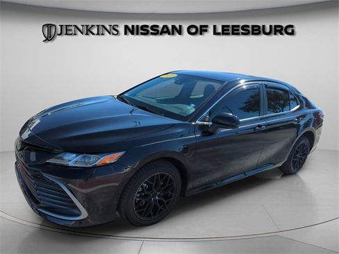 Used 2023 Toyota Camry LE image 1